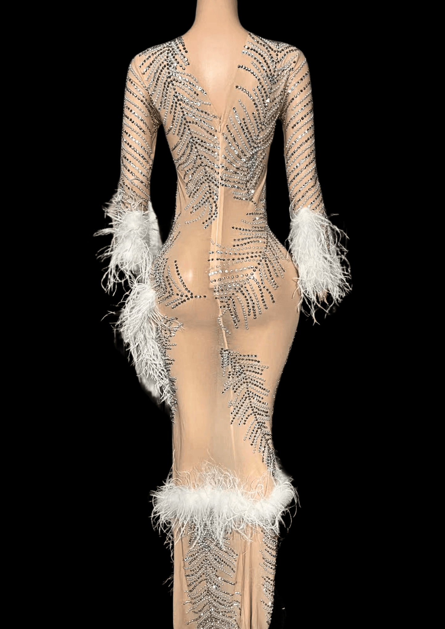 Maxi Dress: Snowy Embrace - Gorgeous Festival Outfits - Glamstone