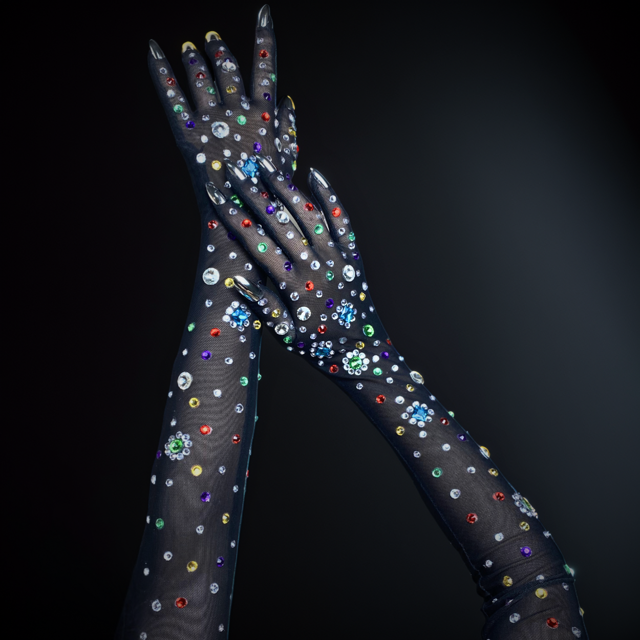 Party Gloves: Shimmer Sparkle - Gorgeous Festival Outfits - Glamstone
